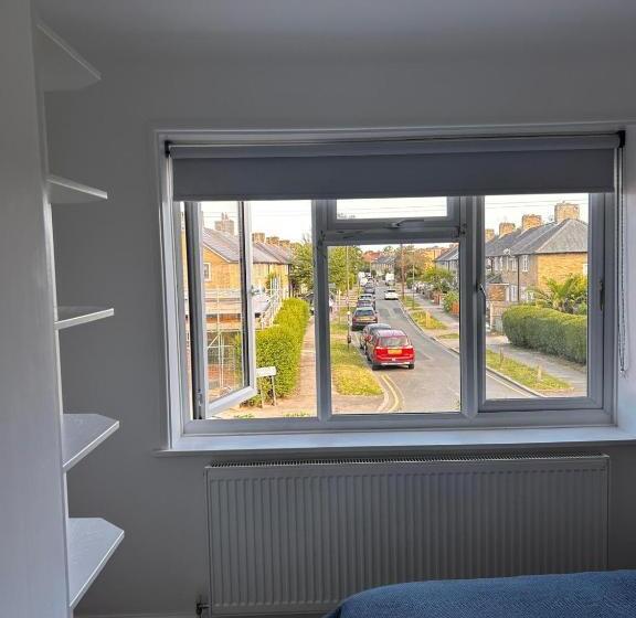 Стандартный Номер Кровать Кинг, Rooms In London Next To Tube And Wimbledon