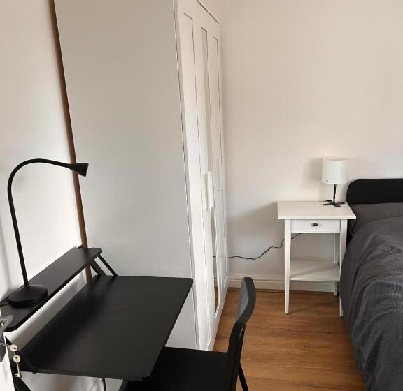 Номер Стандарт, Rooms In London Next To Tube And Wimbledon