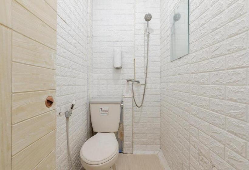 Номер Deluxe, My Home2 Mall Ciputra Cibubur Redpartner