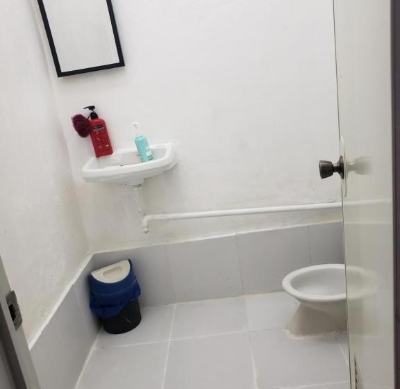 Семейный Номер, Mari Gold Travelers Inn