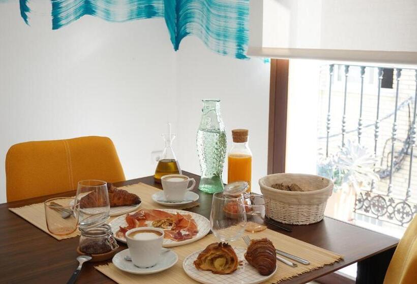 Номер Стандарт с Балконом, Mardenit Hotel Boutique