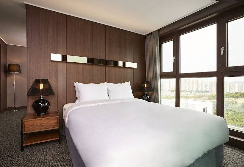 Полулюкс, Raonstay In Perla