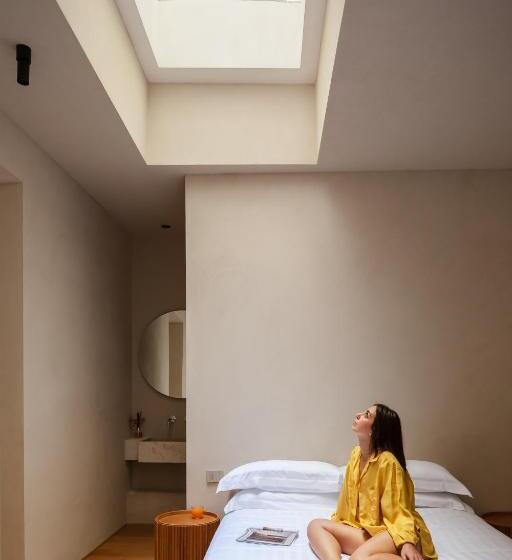 اتاق استاندارد, C10 Boutique