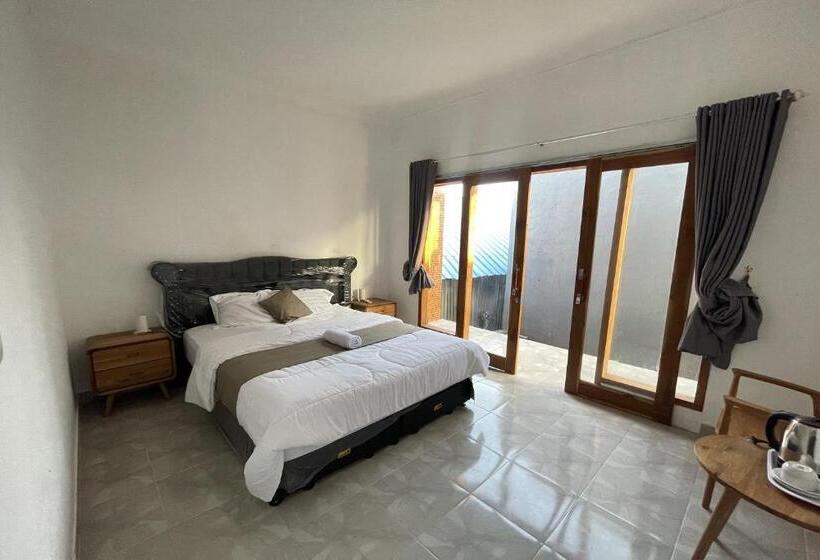 Номер Стандарт, Zee House
