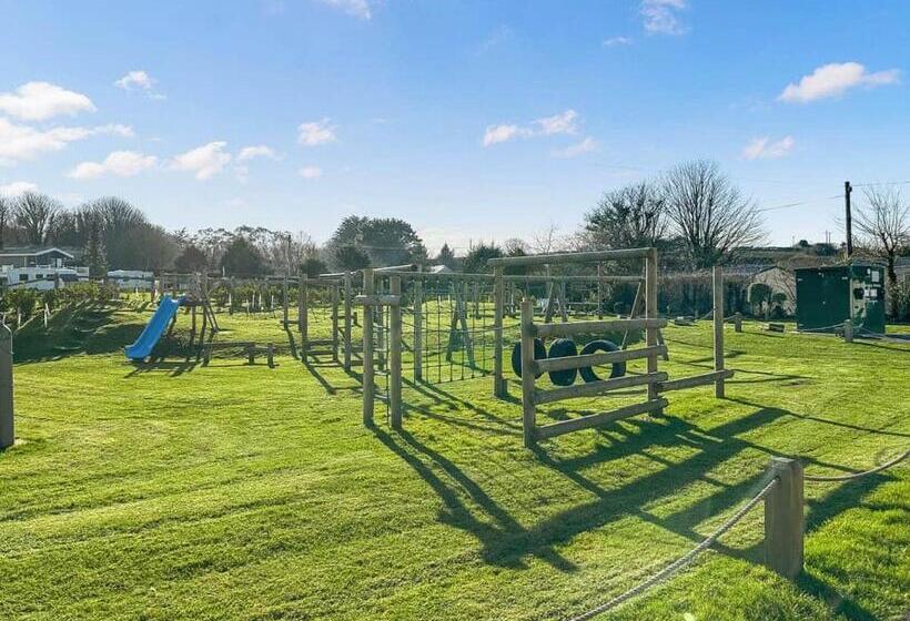 בית, 2 חדרי שינה, Hamlet Lodge Retreat At Calloose Holiday Park