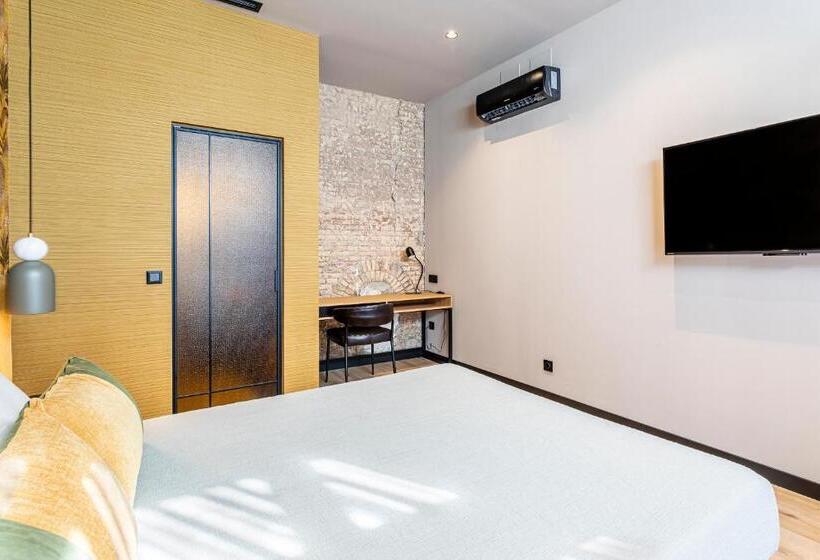 اتاق استاندارد با چشم‌انداز باغ, Saman Hotel Boutique