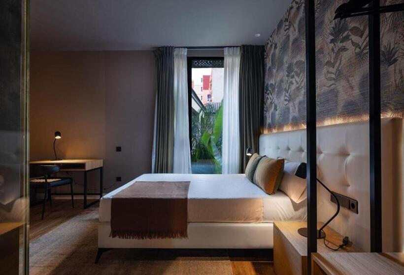 سوییت با چشم‌انداز استخر, Saman Hotel Boutique
