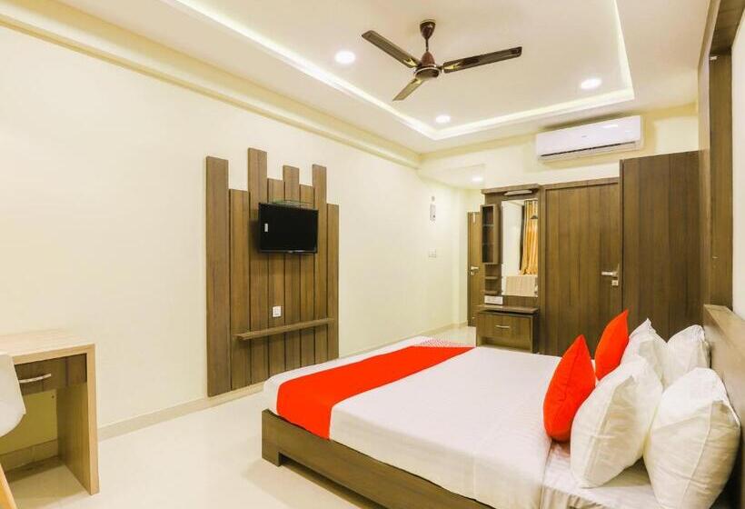 带大床的高级房间, Stayguru Hotel Atithi