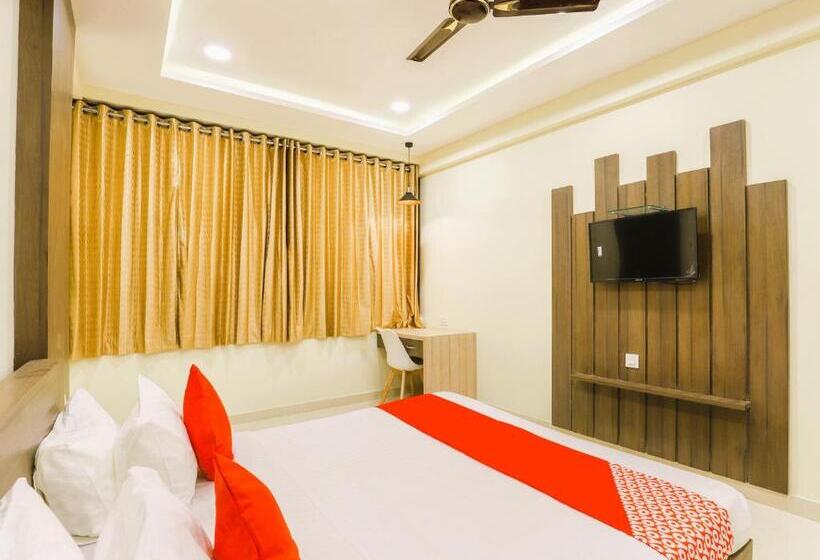 带大床的高级房间, Stayguru Hotel Atithi