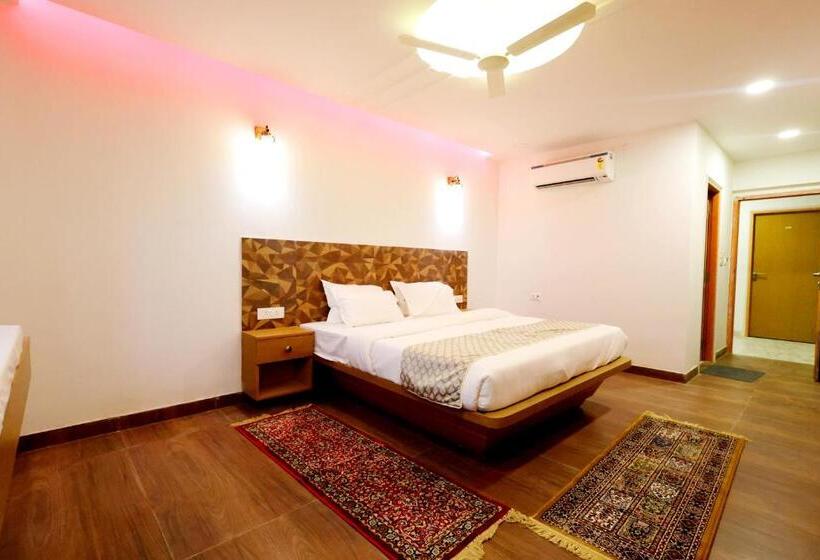 Номер Deluxe, Jaisal Inn   Pure Veg
