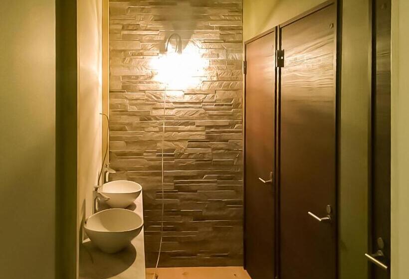 Семейный Номер Совместный Санузел, Relak Guest House 登別 Station
