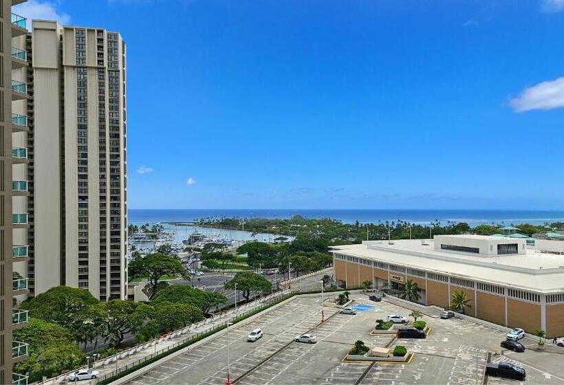 디럭스 룸, Ocean View Room At Ala Moana Fees Include