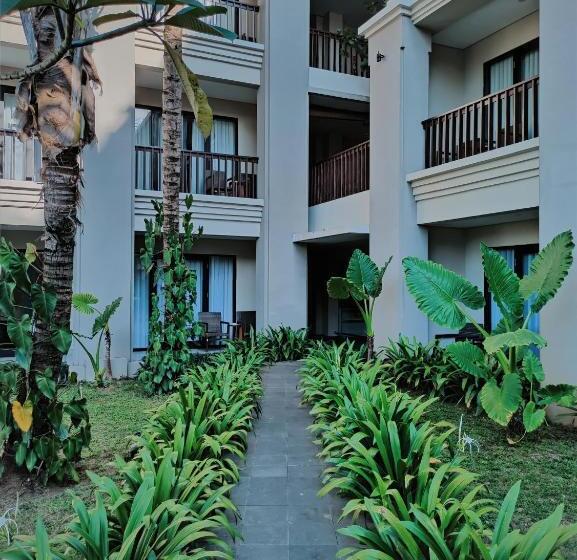 Полулюкс, él Hotel Royale Banyuwangi
