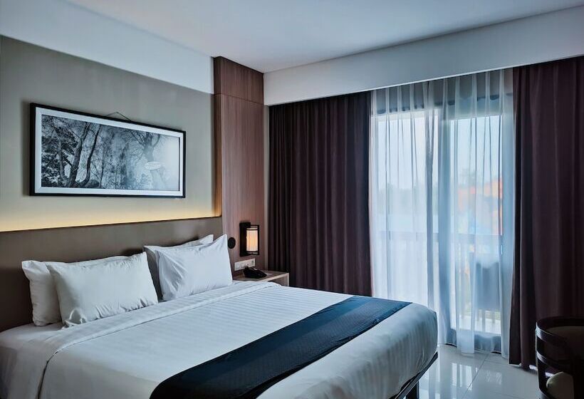 Номер Deluxe Вид на Бассейн, él Hotel Royale Banyuwangi