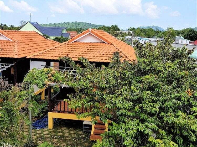 اتاق لوکس با چشم‌انداز باغ, Hung Vuong Resort