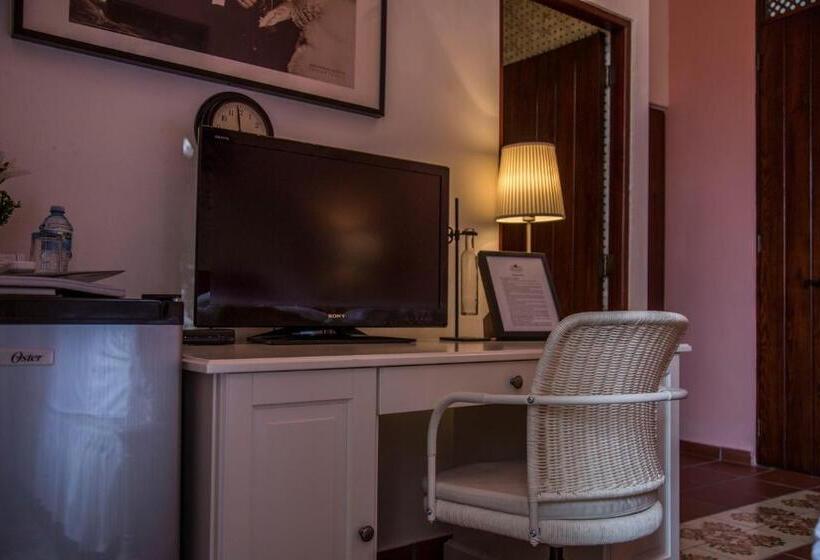 سوییت, Colonial 154 H Boutique