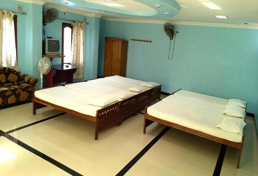 Standard Room, Ganga Palace