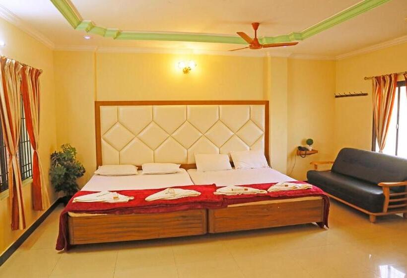 Standard Quadruple Room, Ganga Palace