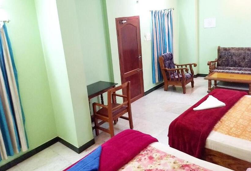 Standard Quadruple Room, Ganga Palace