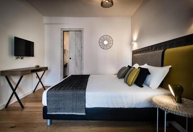 اتاق راحتی, Teku Sardinia Boutique