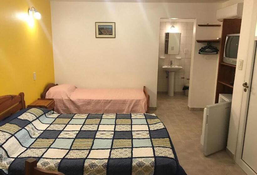 Трехместный Номер Базовый, Apart Eva Luna Departamentos Y Habitaciones Con Baño Privado
