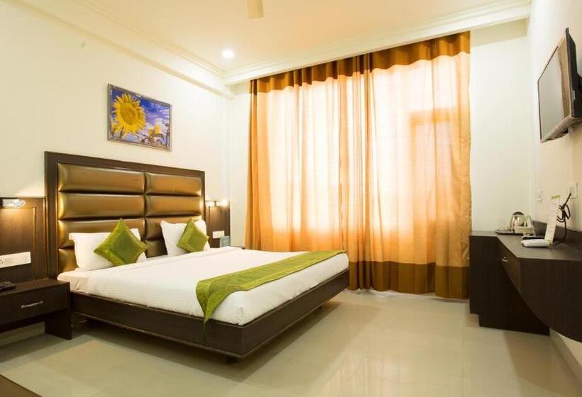 Номер Deluxe, Treebo Dee Intercontinental Amritsar