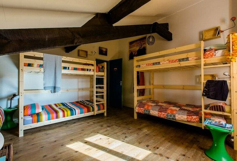 Кровать в Общей Комнате, Nami House