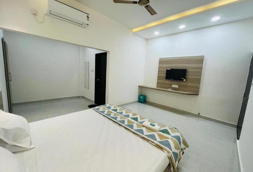 اتاق لوکس خانوادگی, Log Inn Banaras