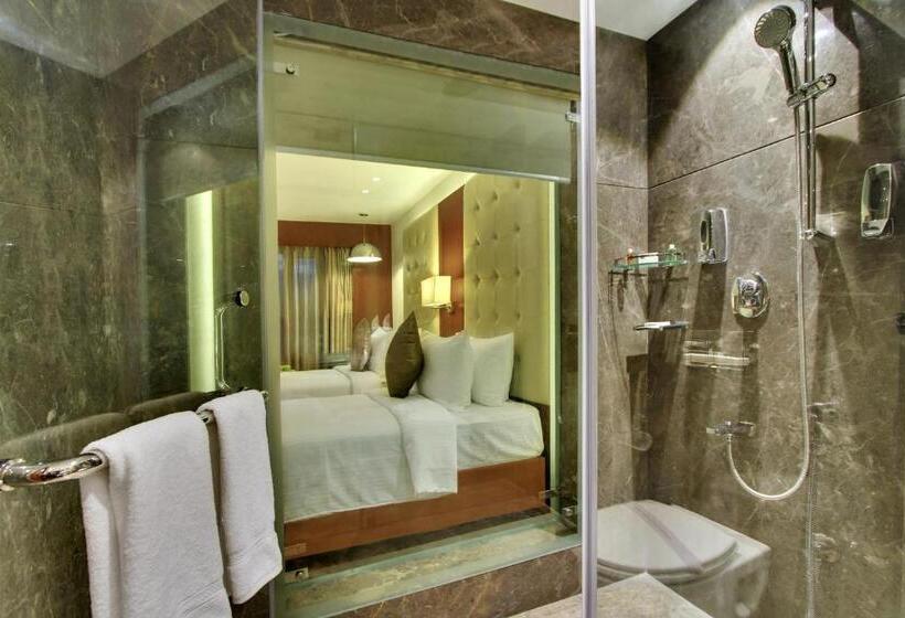 اتاق پرمیوم, Comfort Inn Insys