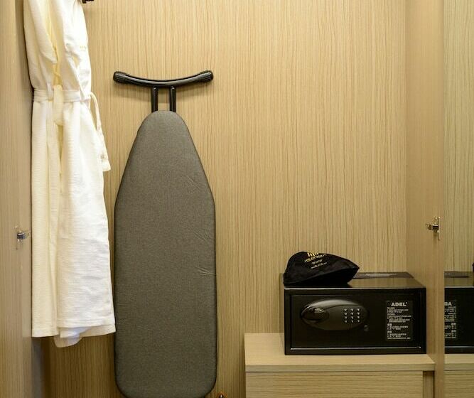 سوییت, The Granite Luxury