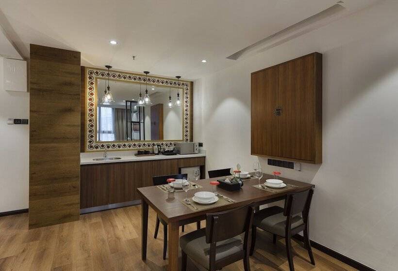 سوییت, The Granite Luxury