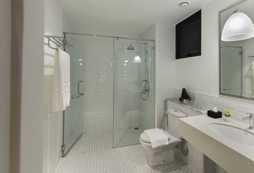 سوییت, The Granite Luxury
