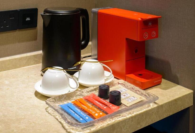 سوییت لوکس, The Granite Luxury