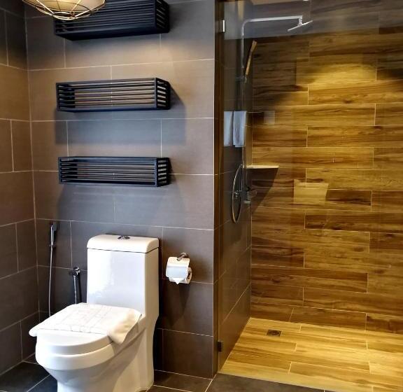 سوئیت کلاسیک, The Granite Luxury
