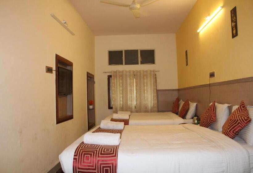 Четырехместный Номер Стандарт, Kaveri Hotel Bed & Breakfast