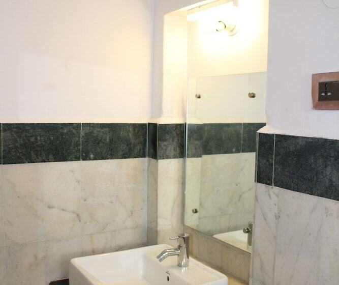 Семейный Номер, Kaveri Hotel Bed & Breakfast