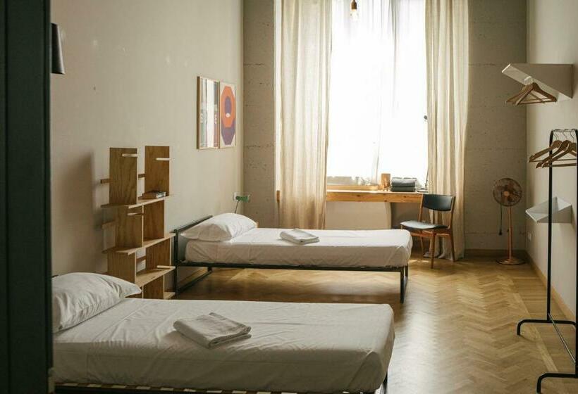 اتاق استاندارد با سرویس بهداشتی مشترک, Casabase