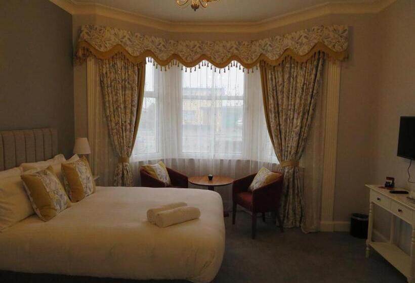 اتاق لوکس با تخت بزرگ, Craigievar Guest House