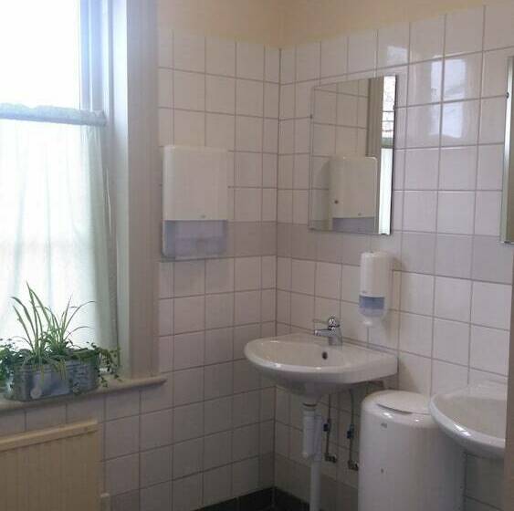 Трехместный Номер Стандарт Совместная Ванная, Polhem Bed & Breakfast