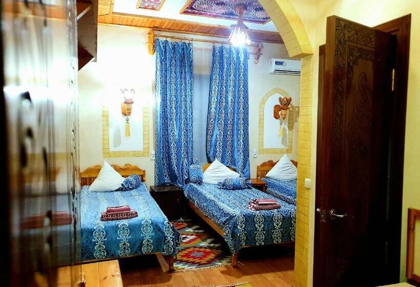 اتاق کلاسیک سه تخته, Zukhro Boutique