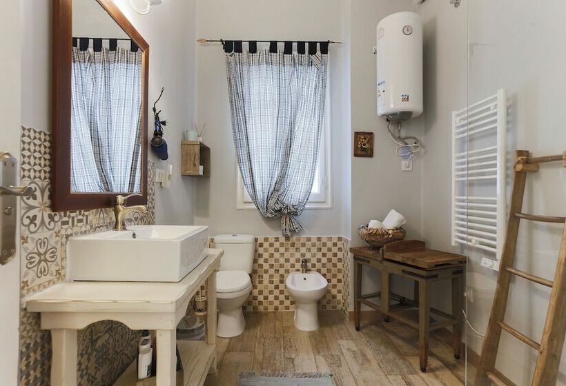اتاق استاندارد با سرویس بهداشتی مشترک, Concept Rooms