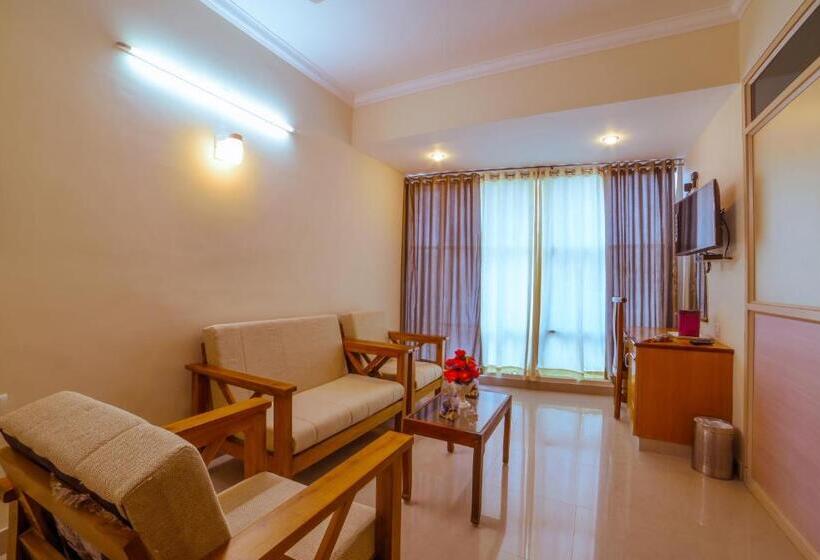Suite, Pepper Residency