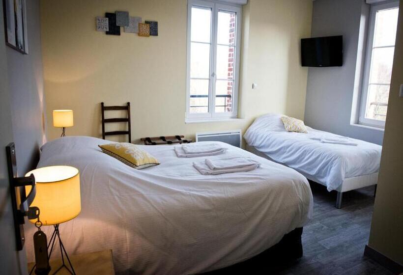Трехместный Номер Базовый, Logis Hotel Restaurant Le Relais Fleuri