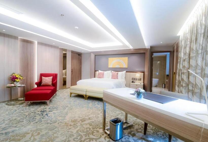 Suite, The Excelton