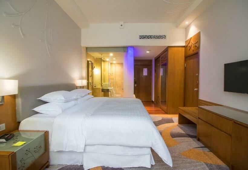 Premium Room, Four Points By Sheraton Manado