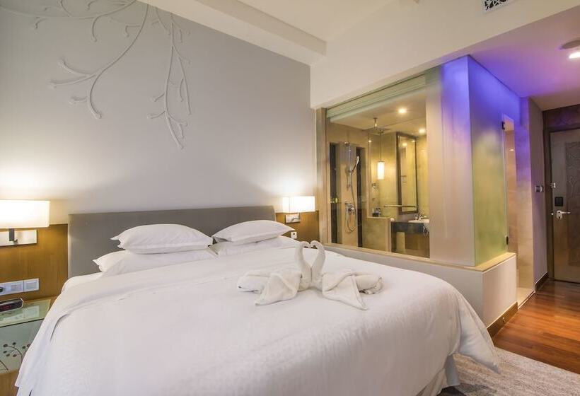 Premium Room Sea View, Four Points By Sheraton Manado