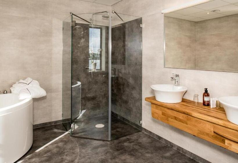 스위트, Strandpiren Hotell