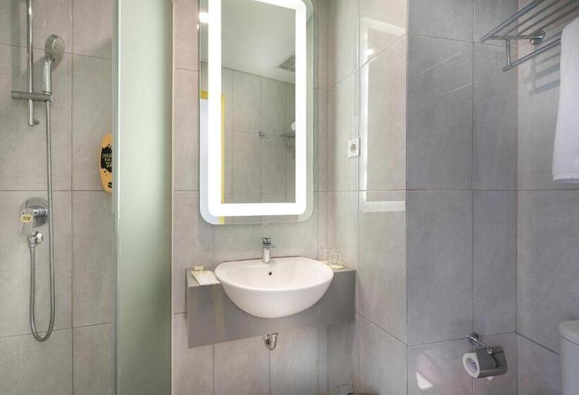 Номер Стандарт Индивидуальный, Yello Hotel Manggarai