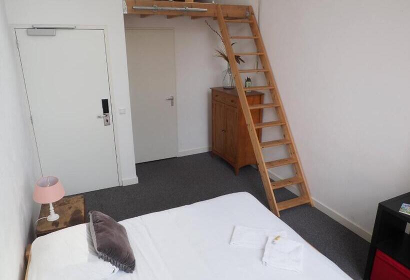 غرفة ديلوكس, Hostel Roots
