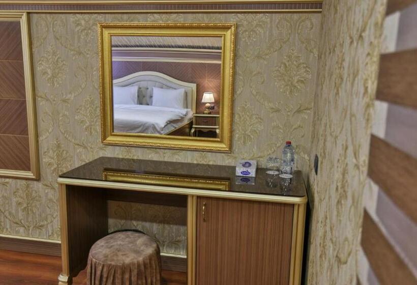 سوییت دوبلکس, Joyy